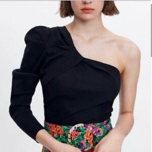 NWT Zara One Shoulder Top Black Size M